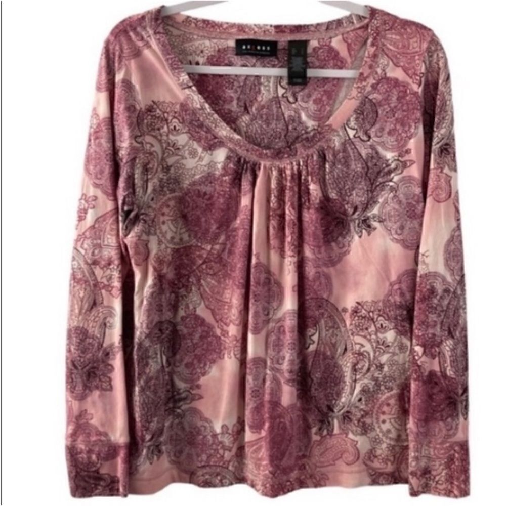 Take 50% OFF- Access Pink Paisley V-neck  Top, Size- L